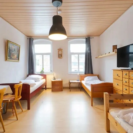 Hostel Ef29-zimmer Am Busbahnhof *